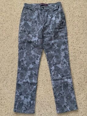 Gloria Vanderbilt Vintage Amanda Jeans, 6P, Grey Floral